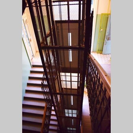 Cosy Apartment Just Next To Parliament Budapest Bagian luar foto