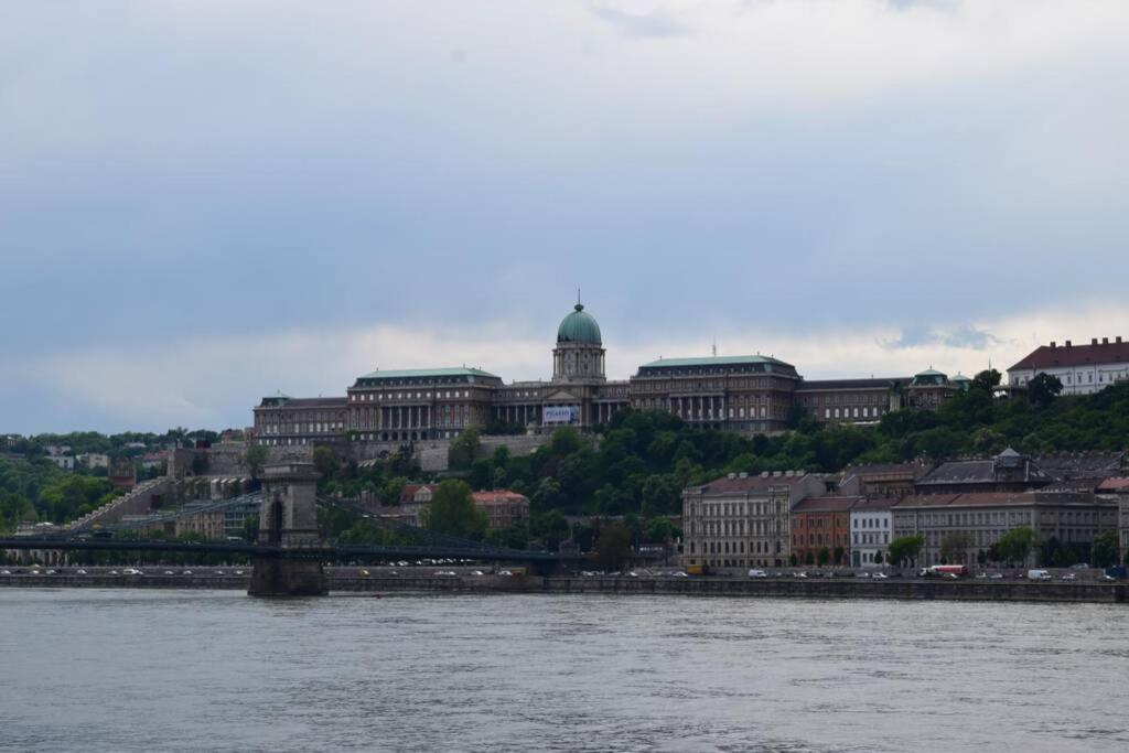 Cosy Apartment Just Next To Parliament Budapest Bagian luar foto